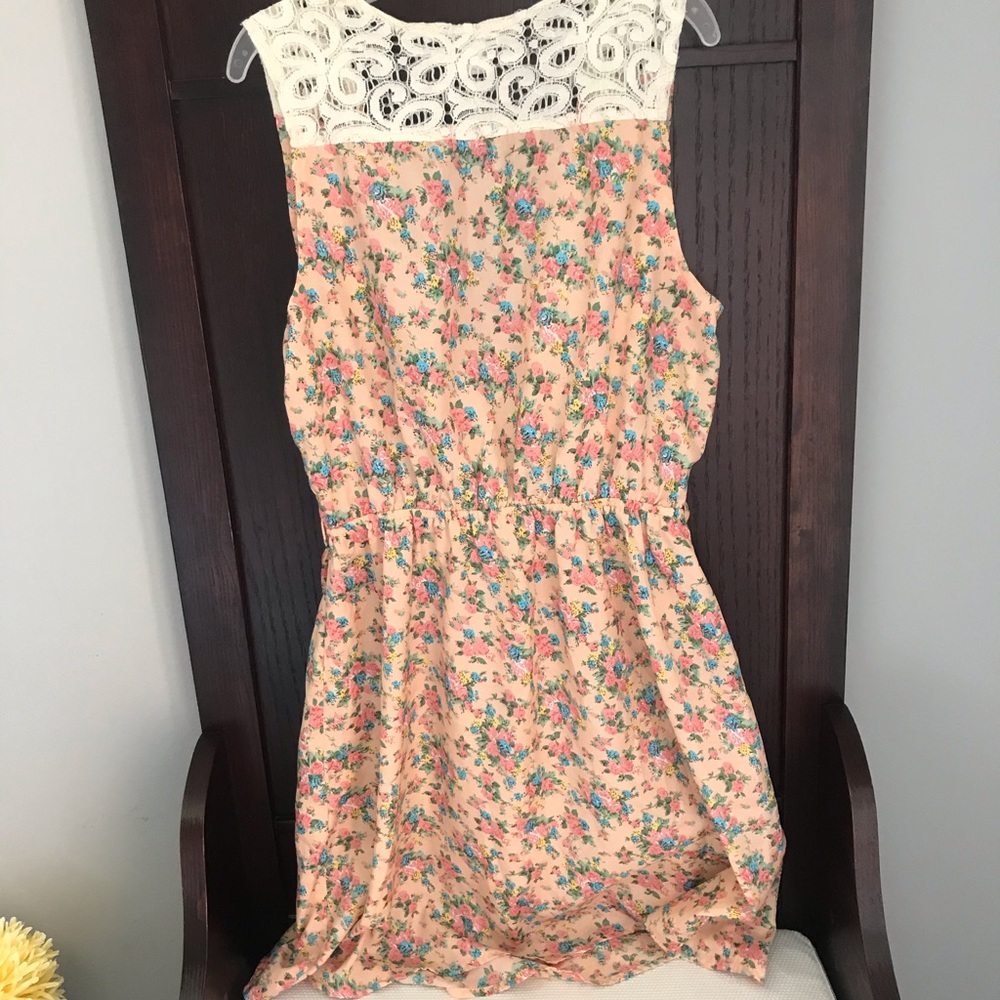 Dress - Picture 3 of 3